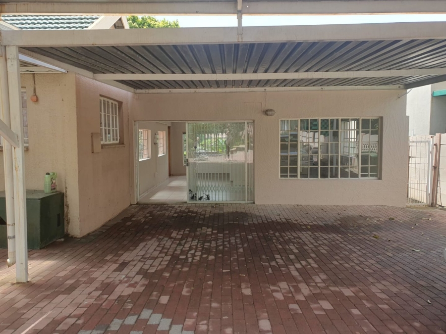 To Let 1 Bedroom Property for Rent in Edenvale Central Gauteng