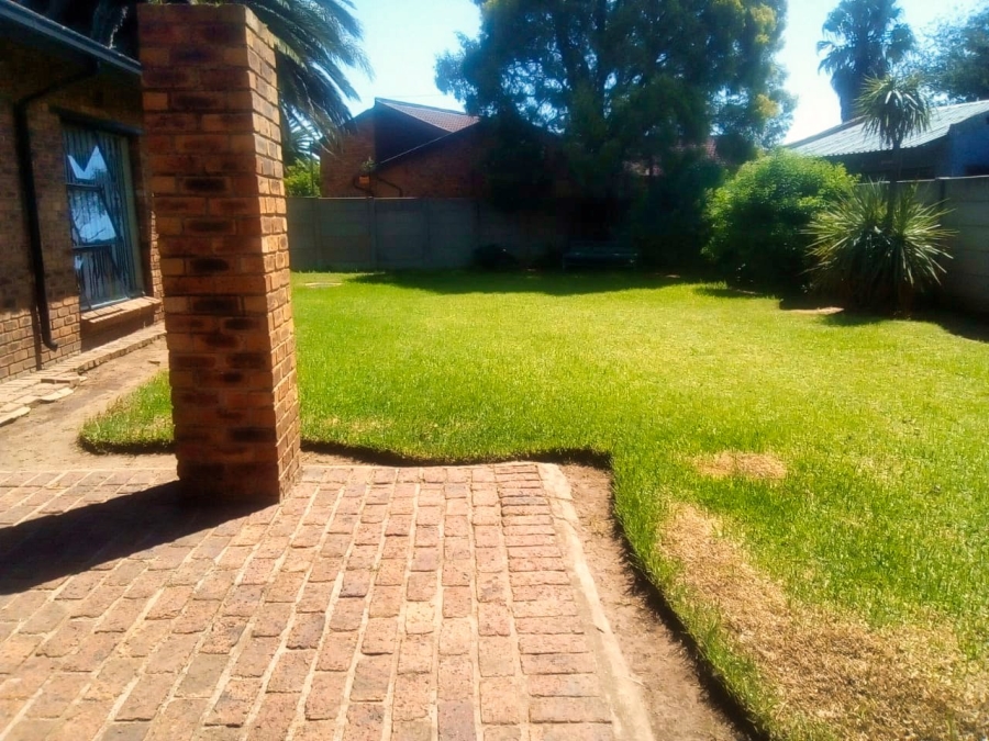 To Let 3 Bedroom Property for Rent in Klippoortje Gauteng