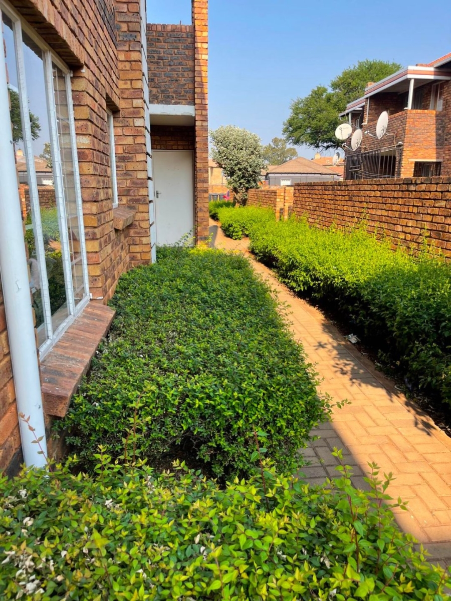 2 Bedroom Property for Sale in Clarina Gauteng