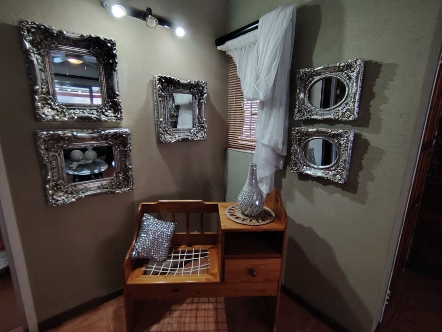 2 Bedroom Property for Sale in Zwartkop Gauteng