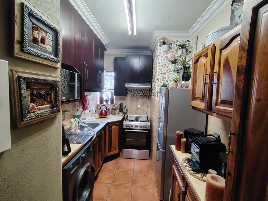 2 Bedroom Property for Sale in Zwartkop Gauteng