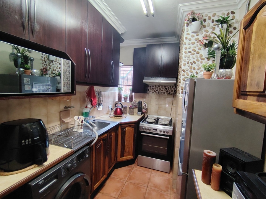 2 Bedroom Property for Sale in Zwartkop Gauteng