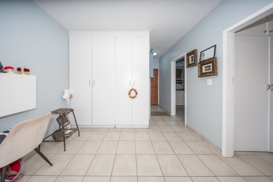 1 Bedroom Property for Sale in Edenvale Central Gauteng