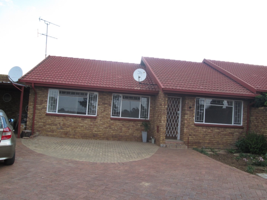 3 Bedroom Property for Sale in Glen Marais Gauteng