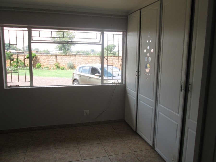 3 Bedroom Property for Sale in Glen Marais Gauteng