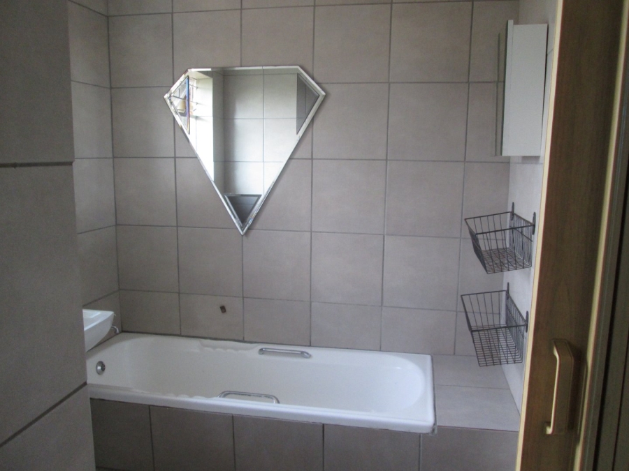 3 Bedroom Property for Sale in Glen Marais Gauteng