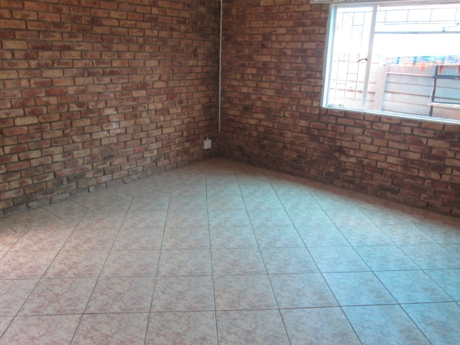 3 Bedroom Property for Sale in Glen Marais Gauteng