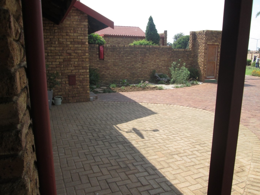 3 Bedroom Property for Sale in Glen Marais Gauteng