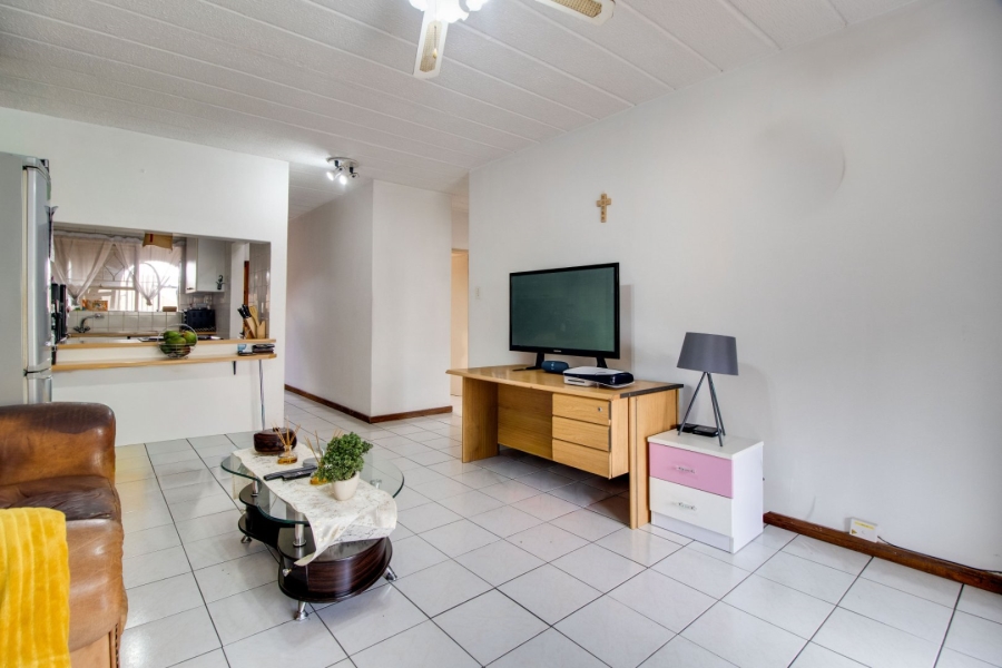 2 Bedroom Property for Sale in Buccleuch Gauteng