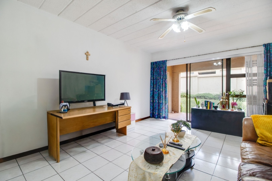 2 Bedroom Property for Sale in Buccleuch Gauteng