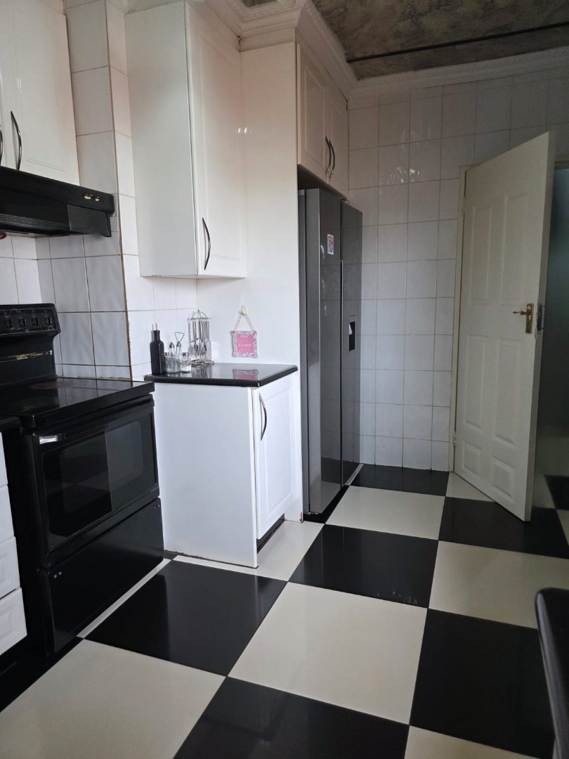 3 Bedroom Property for Sale in Debonair Park Gauteng