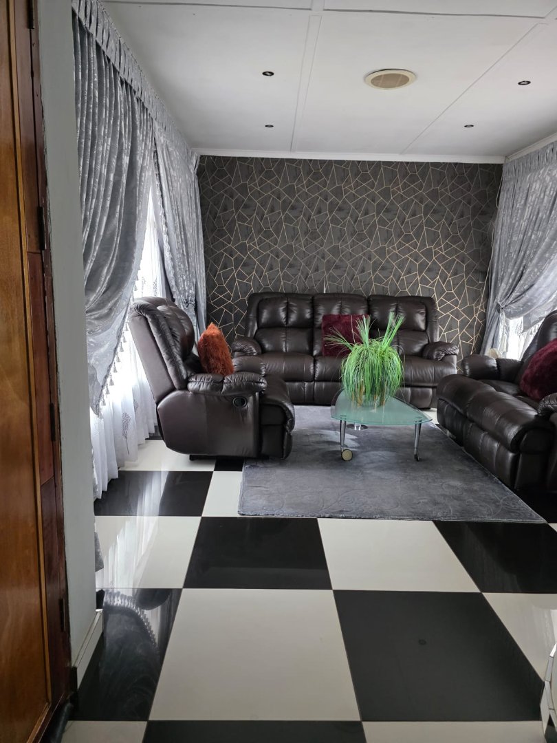 3 Bedroom Property for Sale in Debonair Park Gauteng