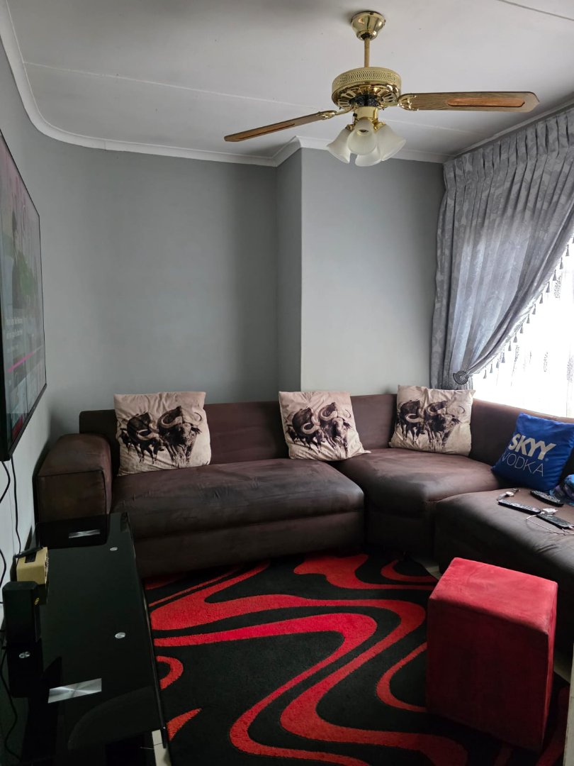 3 Bedroom Property for Sale in Debonair Park Gauteng