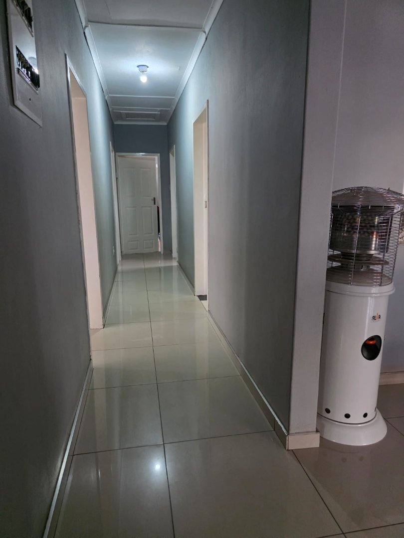 3 Bedroom Property for Sale in Debonair Park Gauteng