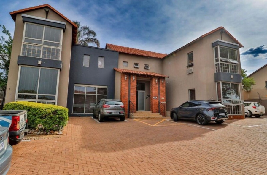  Bedroom Property for Sale in Eldoraigne Gauteng