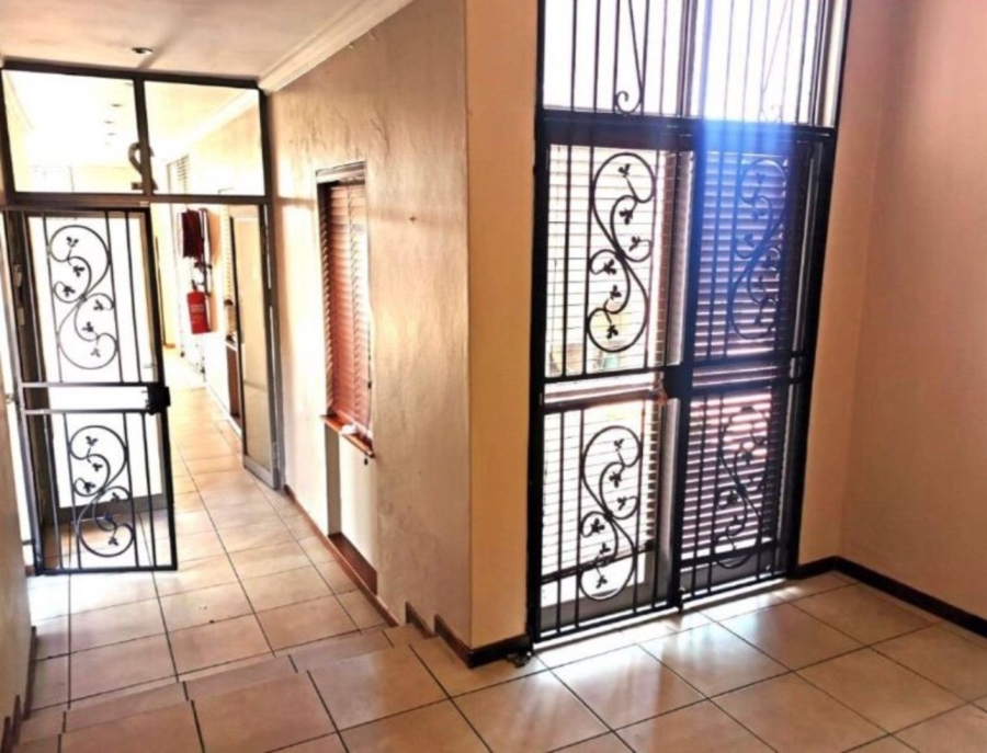  Bedroom Property for Sale in Eldoraigne Gauteng