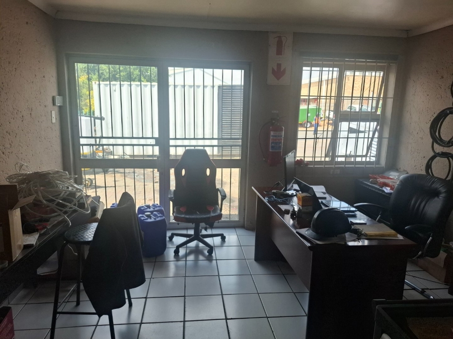  Bedroom Property for Sale in Chloorkop Gauteng