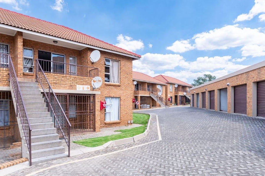2 Bedroom Property for Sale in Birchleigh Gauteng