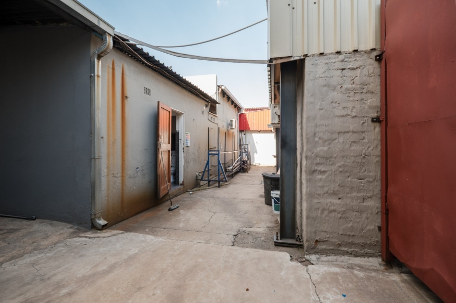  Bedroom Property for Sale in New Redruth Gauteng