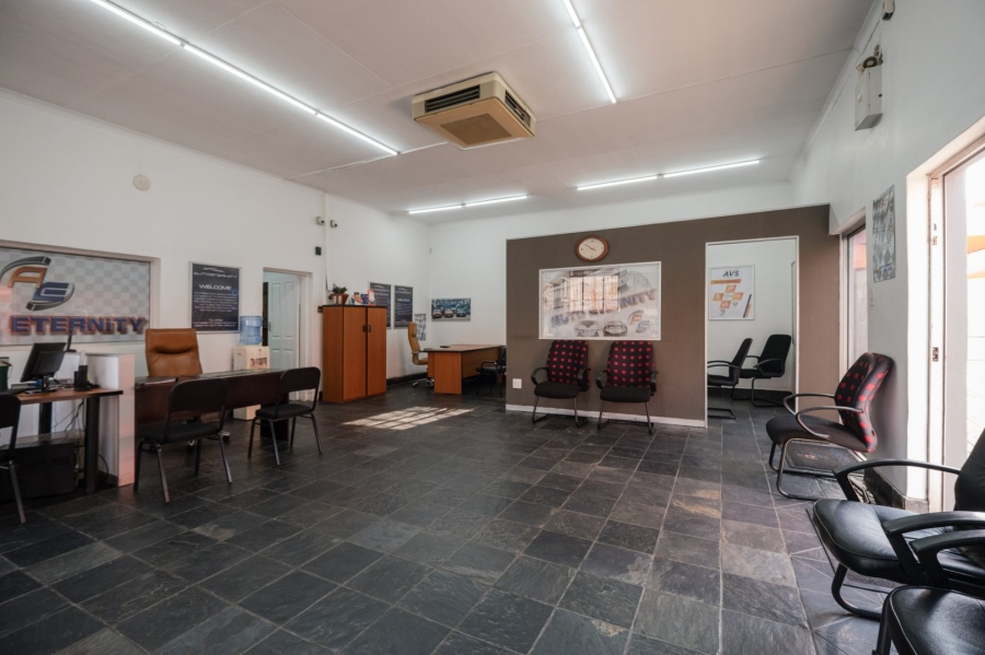  Bedroom Property for Sale in New Redruth Gauteng