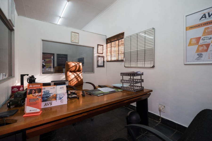  Bedroom Property for Sale in New Redruth Gauteng