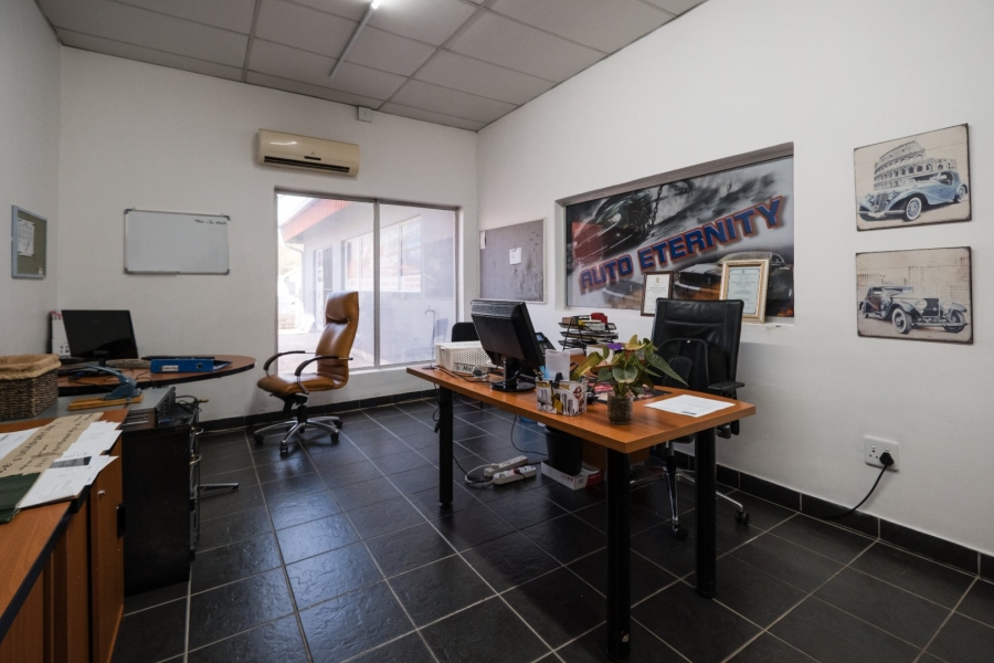  Bedroom Property for Sale in New Redruth Gauteng