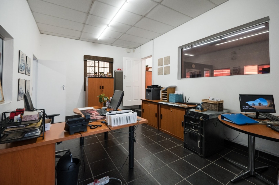  Bedroom Property for Sale in New Redruth Gauteng