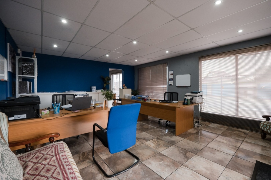  Bedroom Property for Sale in New Redruth Gauteng