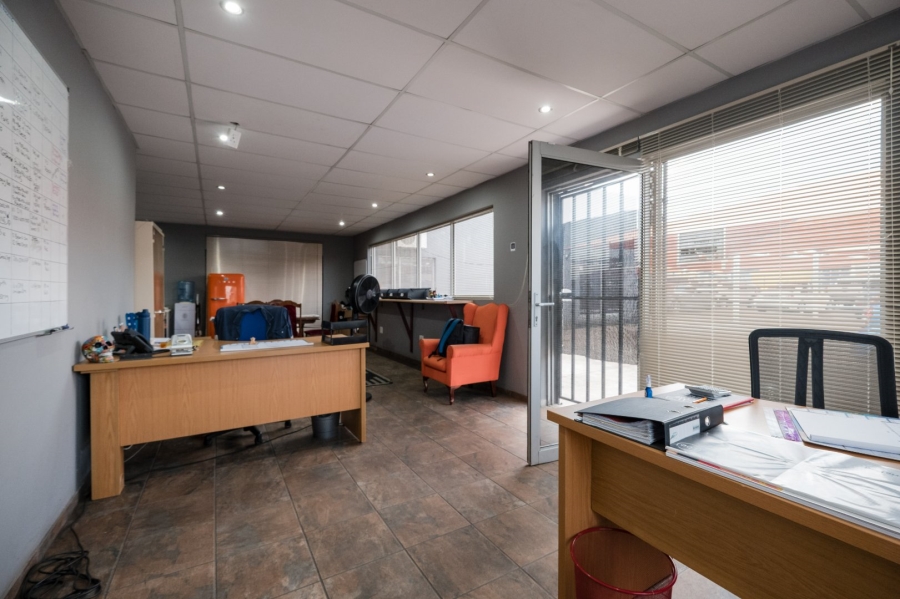  Bedroom Property for Sale in New Redruth Gauteng