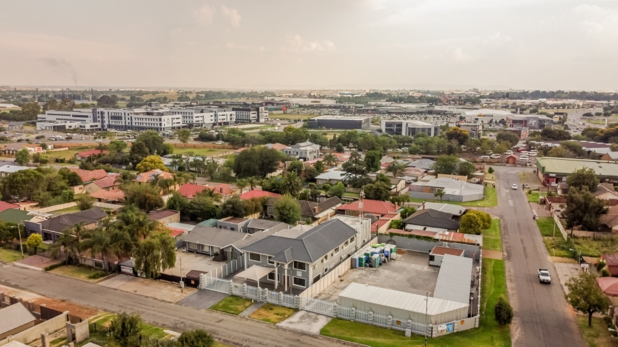  Bedroom Property for Sale in New Redruth Gauteng