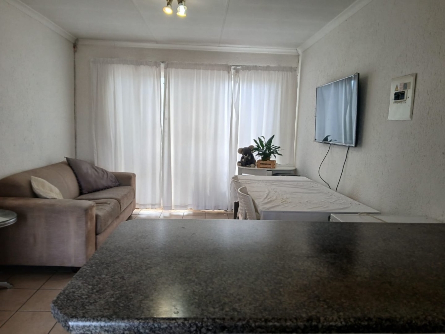 2 Bedroom Property for Sale in Heuwelsig Estate Gauteng