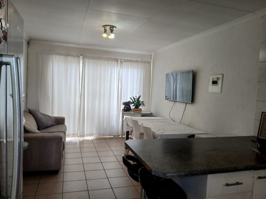 2 Bedroom Property for Sale in Heuwelsig Estate Gauteng