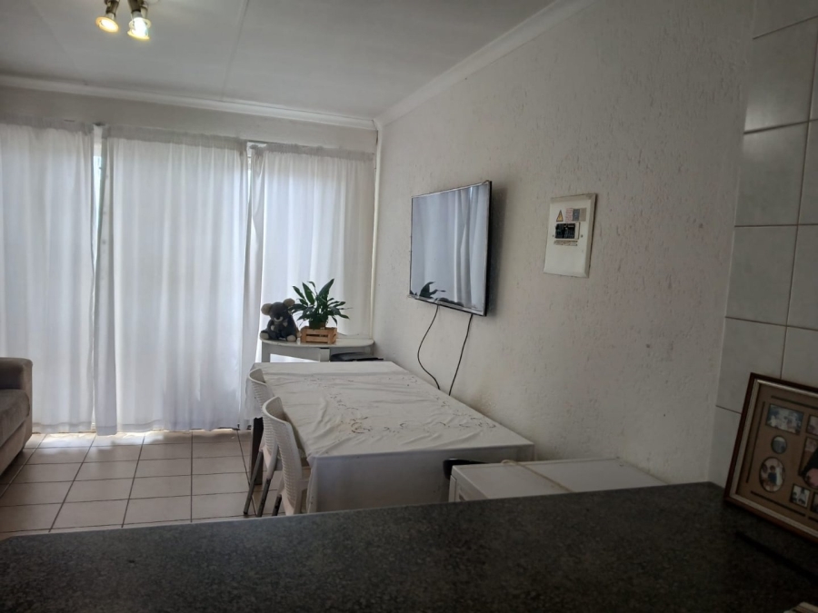 2 Bedroom Property for Sale in Heuwelsig Estate Gauteng
