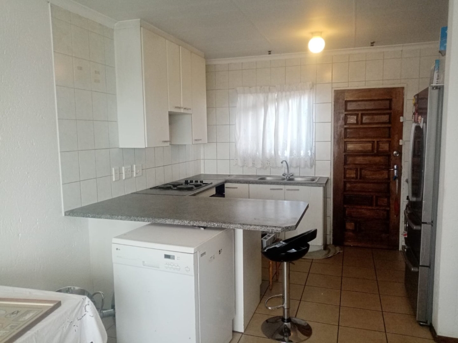 2 Bedroom Property for Sale in Heuwelsig Estate Gauteng