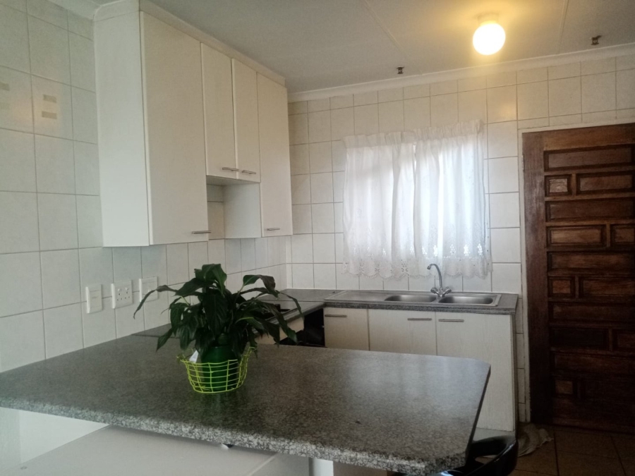 2 Bedroom Property for Sale in Heuwelsig Estate Gauteng
