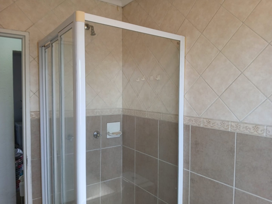 2 Bedroom Property for Sale in Heuwelsig Estate Gauteng