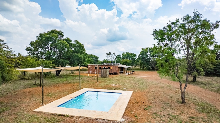  Bedroom Property for Sale in Kaallaagte Gauteng