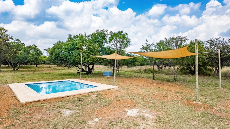  Bedroom Property for Sale in Kaallaagte Gauteng