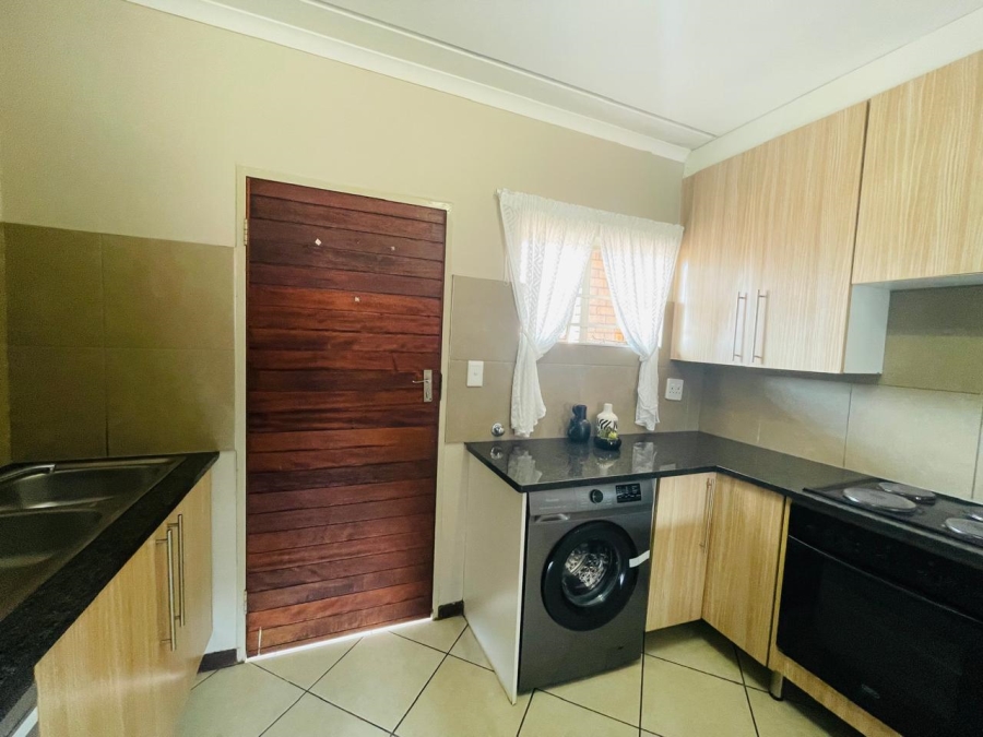 2 Bedroom Property for Sale in Noordwyk Gauteng