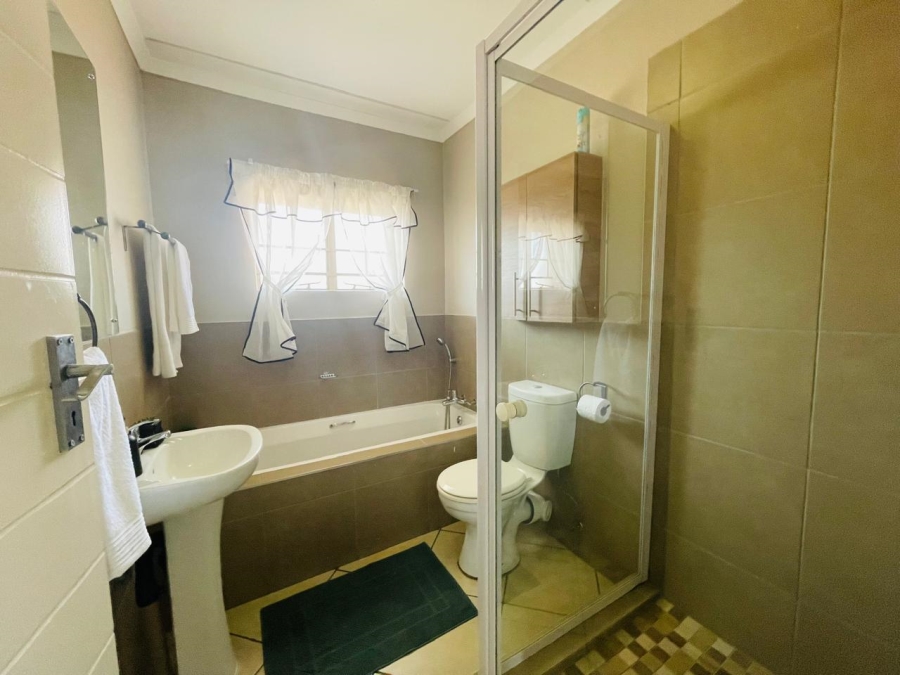 2 Bedroom Property for Sale in Noordwyk Gauteng