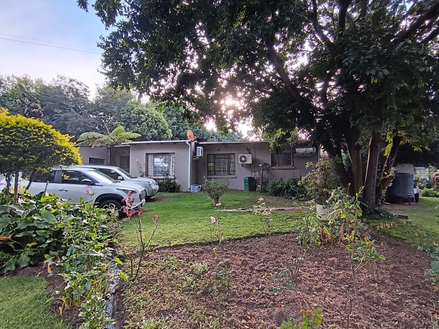 12 Bedroom Property for Sale in Glen Austin Gauteng