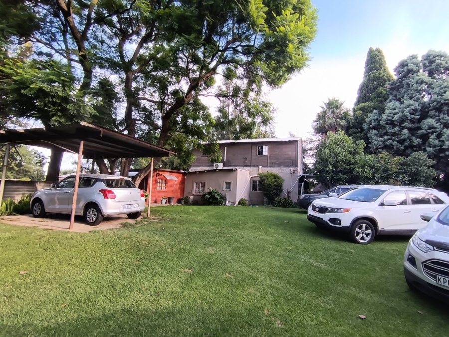 12 Bedroom Property for Sale in Glen Austin Gauteng