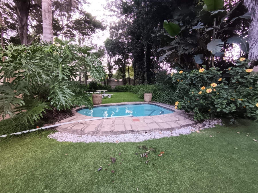 12 Bedroom Property for Sale in Glen Austin Gauteng