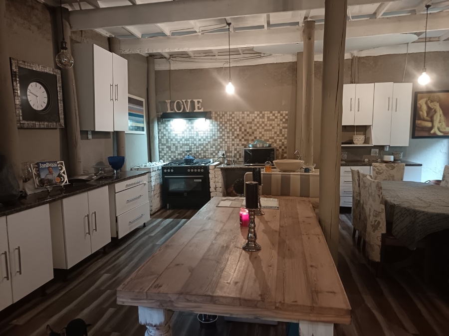 12 Bedroom Property for Sale in Glen Austin Gauteng