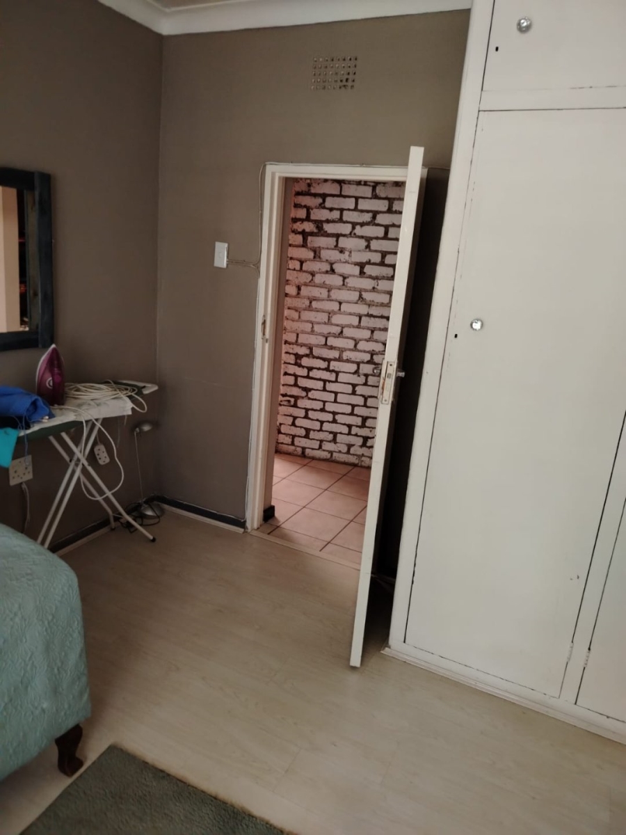 12 Bedroom Property for Sale in Glen Austin Gauteng