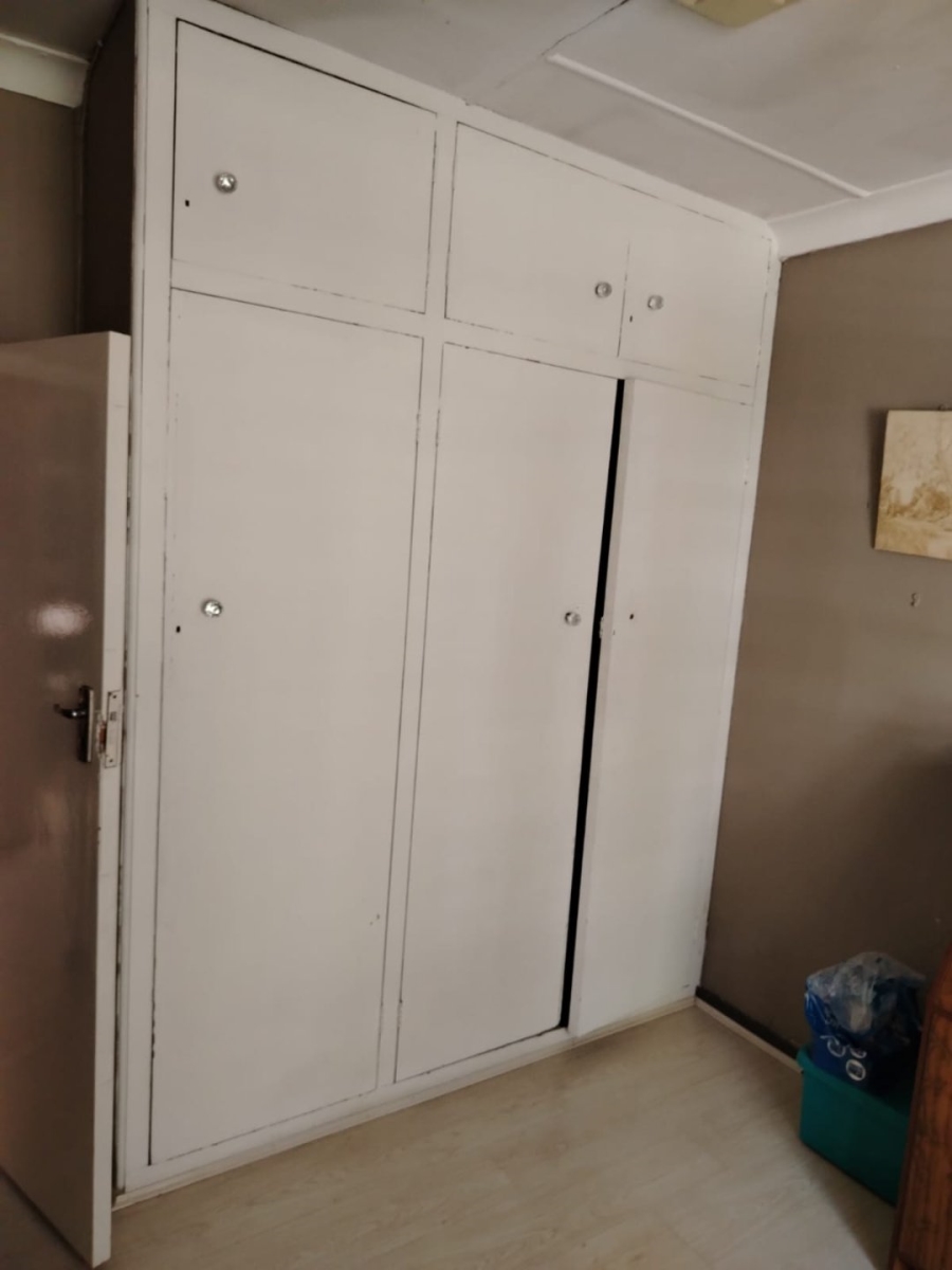 12 Bedroom Property for Sale in Glen Austin Gauteng