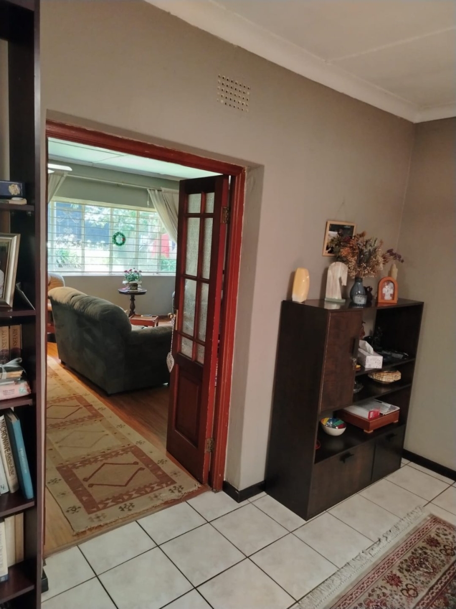 12 Bedroom Property for Sale in Glen Austin Gauteng
