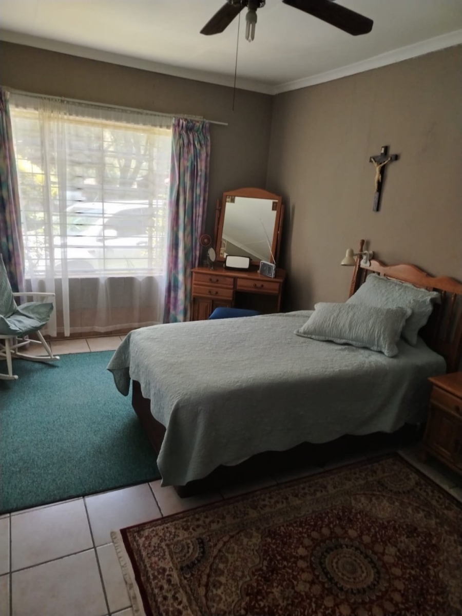 12 Bedroom Property for Sale in Glen Austin Gauteng