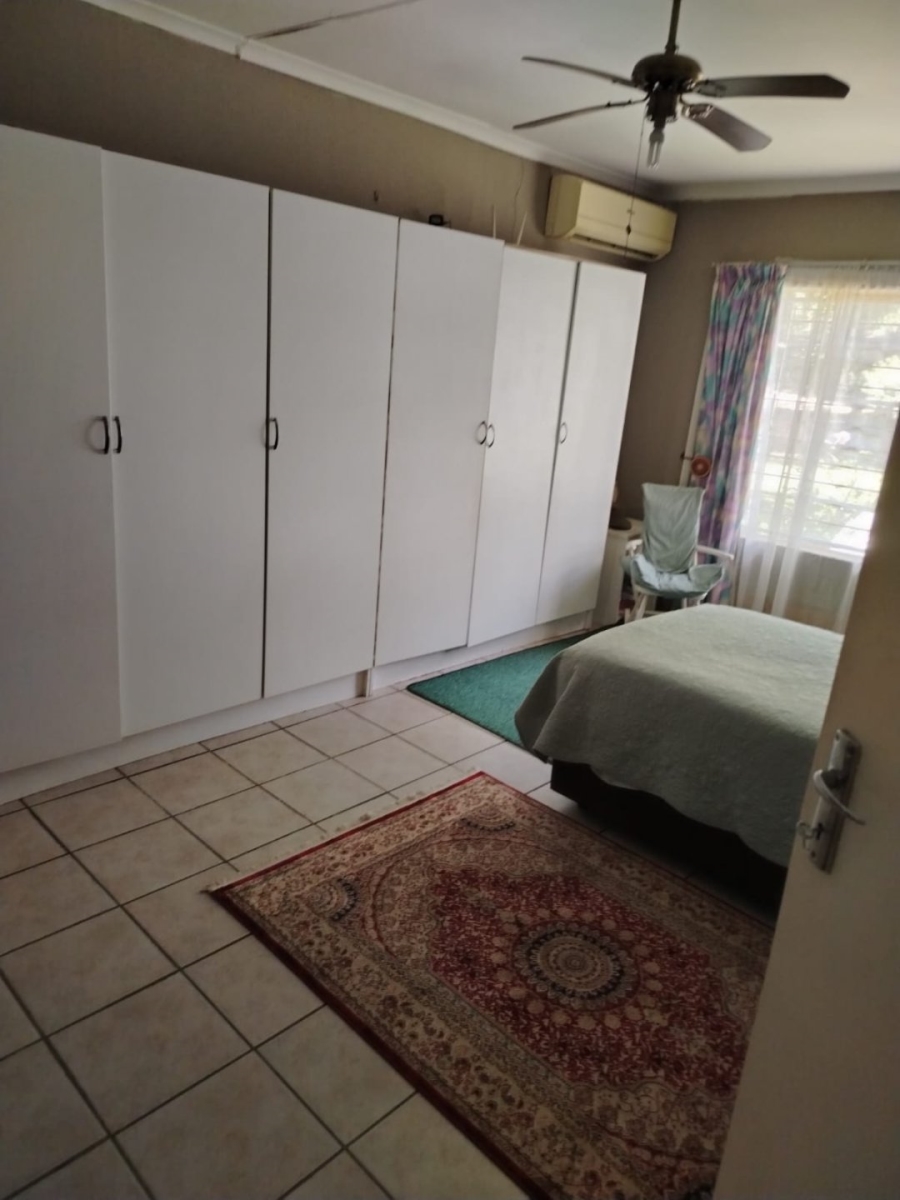12 Bedroom Property for Sale in Glen Austin Gauteng