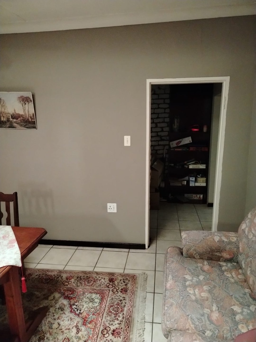 12 Bedroom Property for Sale in Glen Austin Gauteng